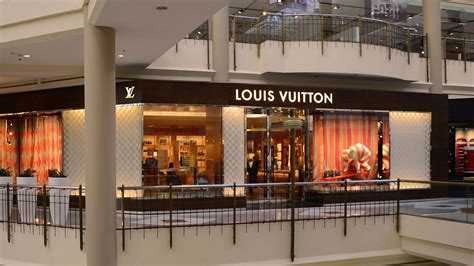 louis vuitton gatwick|louis vuitton store locator.